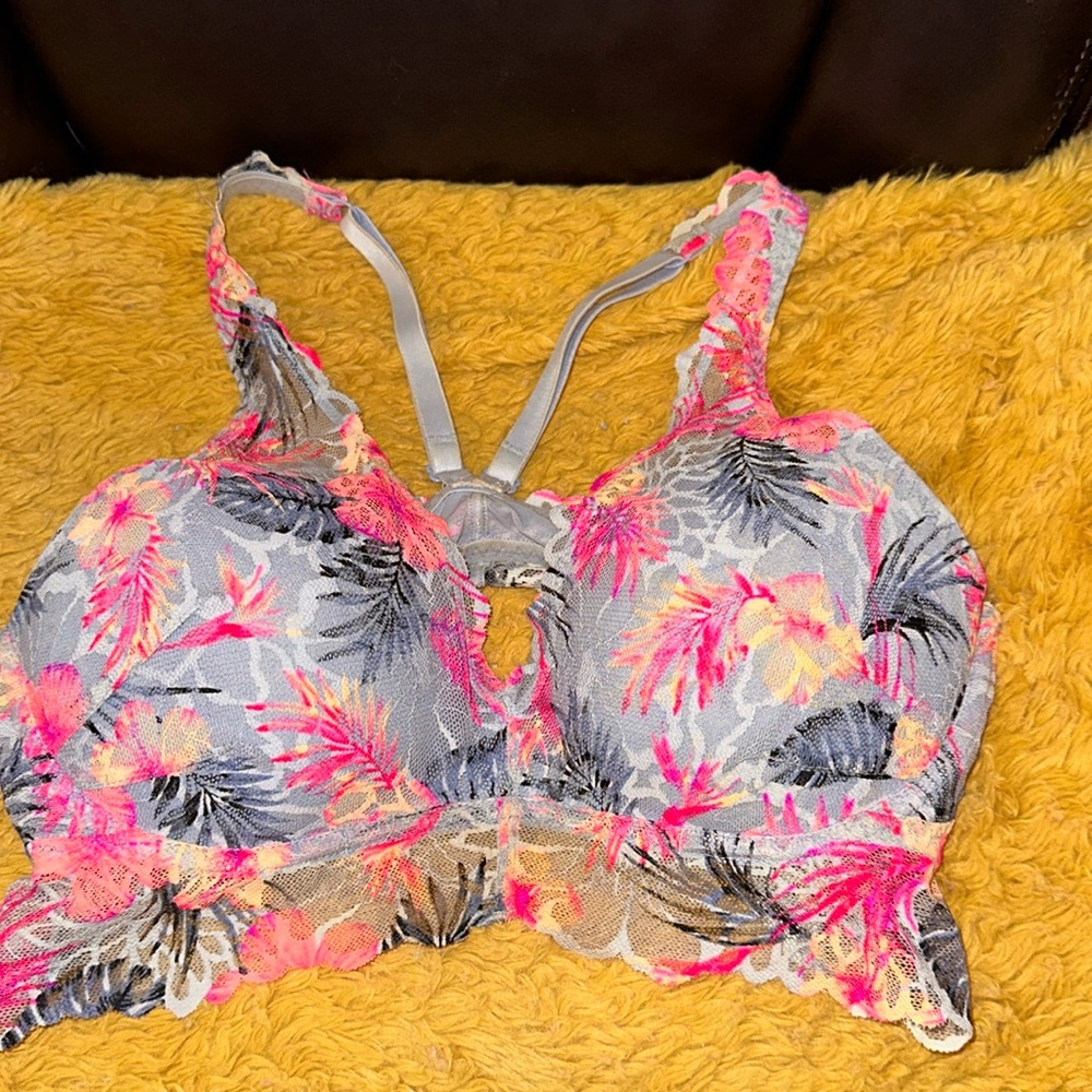 PINK by Victoria’s Secret floral lace bralette